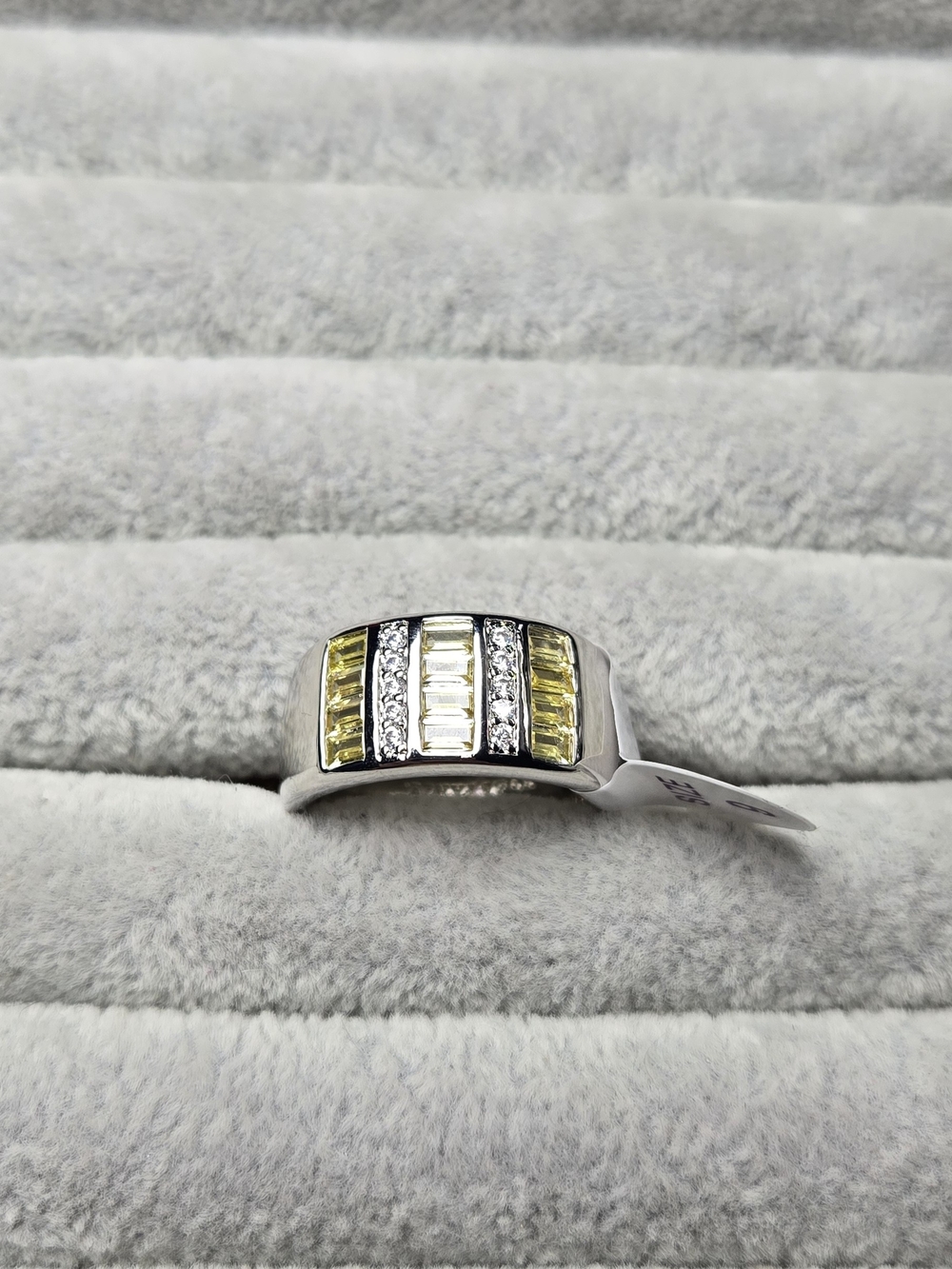 Size 9 Green Peridot Three Rows Of Gems Rhodium Plated Bomb Party Ring